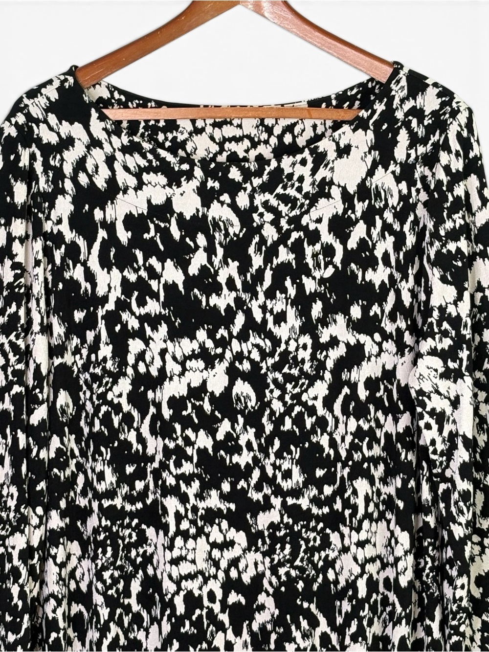 Chico's Travelers Slinky Knit Midi Dress Black Cream Abstract Chicos 4 US XXL - Picture 2 of 9
